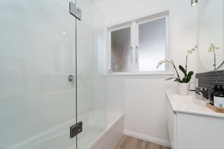 Photo of property in 19 Humphries Street, Greytown, 5712