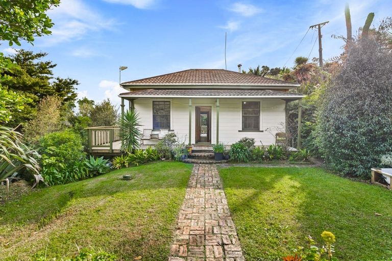 Photo of property in 41 Te Henga Road, Waitakere, Henderson, 0781