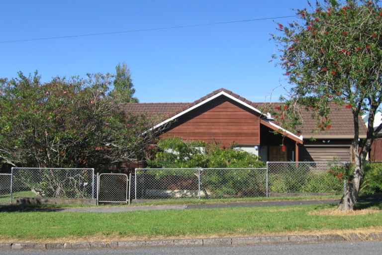 Photo of property in 4 Rewa Street, New Lynn, Auckland, 0600