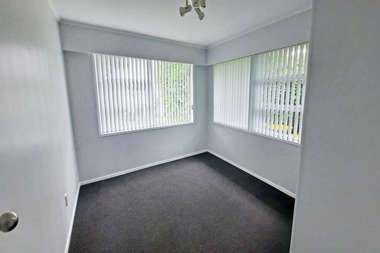 Photo of property in 1/223 Eskdale Road, Birkenhead, Auckland, 0626