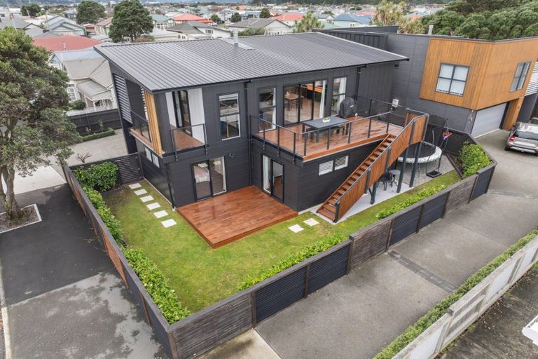 Photo of property in 16 Cuba Street, Petone, Lower Hutt, 5012