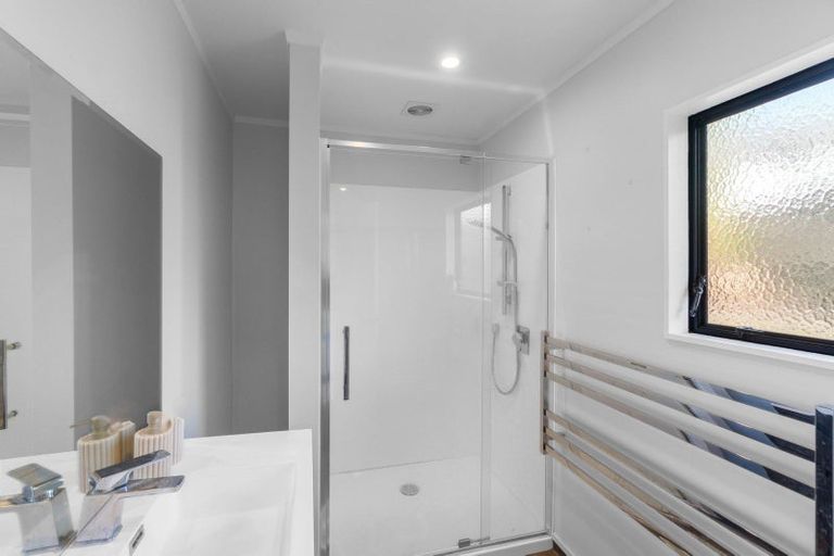 Photo of property in 59 Reynella Drive, Massey, Auckland, 0614