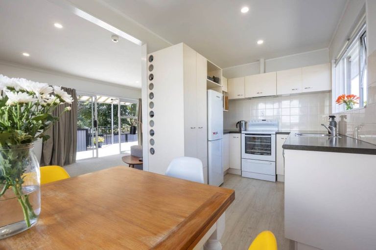 Photo of property in 2/12 Parker Avenue, New Lynn, Auckland, 0600