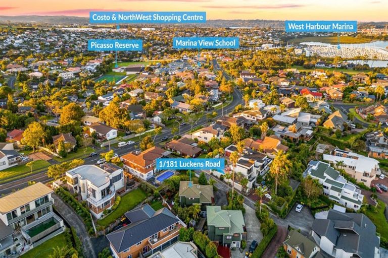 Photo of property in 181 Luckens Road, West Harbour, Auckland, 0618