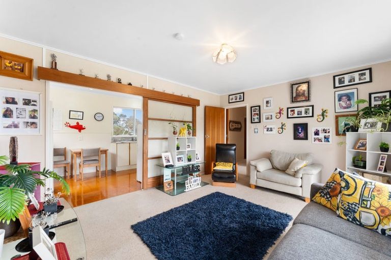 Photo of property in 92 Colwill Road, Massey, Auckland, 0614