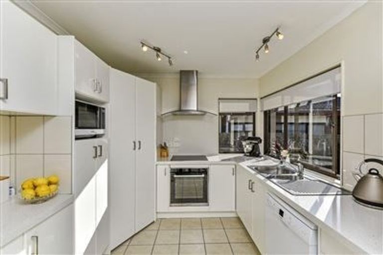 Photo of property in 5 Starlight Cove, Hobsonville, Auckland, 0618