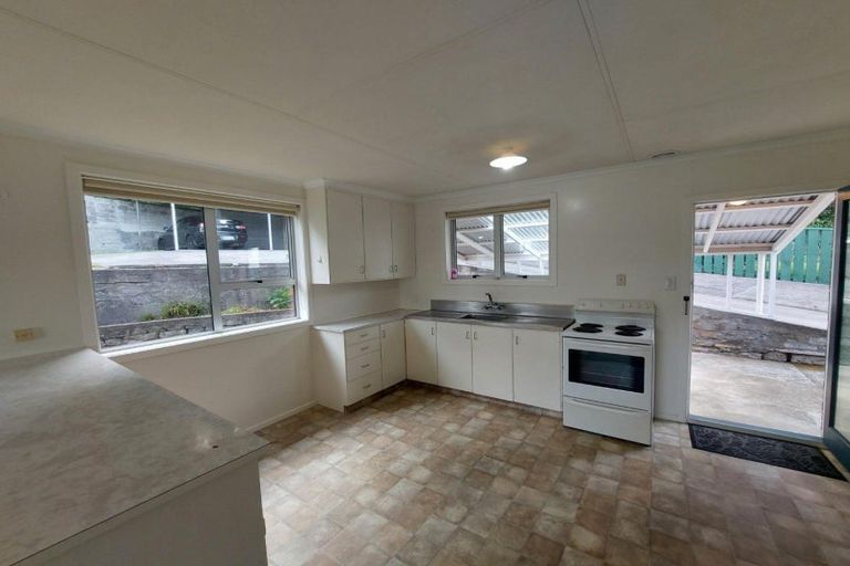 Photo of property in 36 Cumberland Street, Merrilands, New Plymouth, 4312