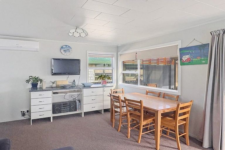 Photo of property in 49 Thomas Place, Foxton Beach, Foxton, 4815