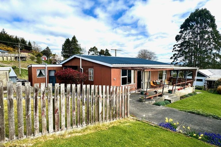 Photo of property in 19 Wyre Street, Kaitangata, 9210
