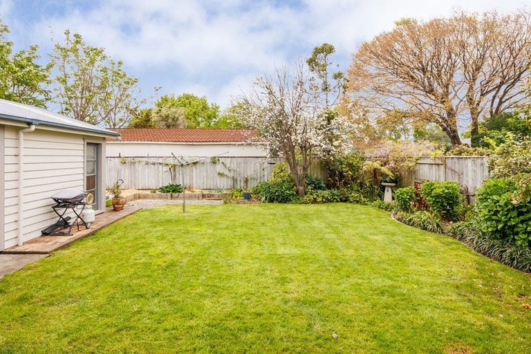Photo of property in 15 Miro Street, Takaro, Palmerston North, 4410