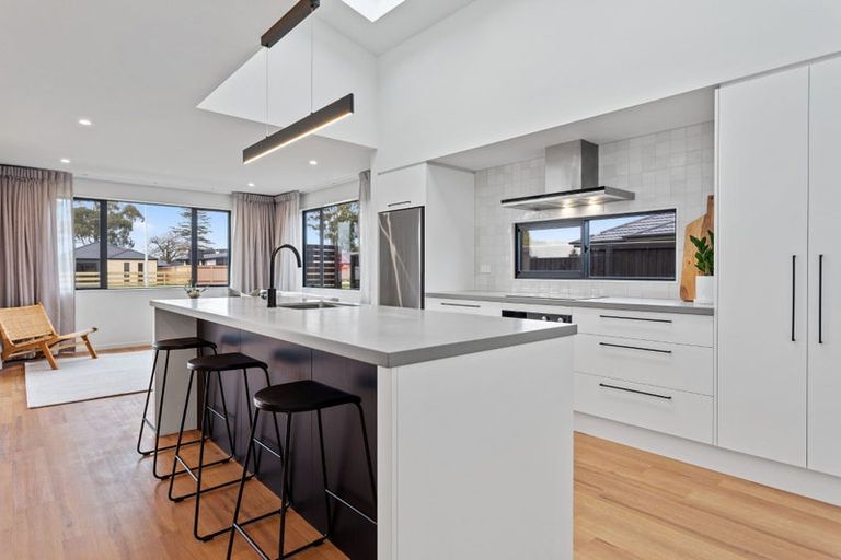Photo of property in 5 Tara Crescent, Woodend, 7610