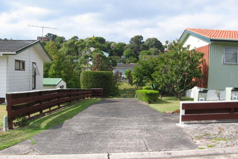 Photo of property in 2/28 Scarlock Avenue, Browns Bay, Auckland, 0630