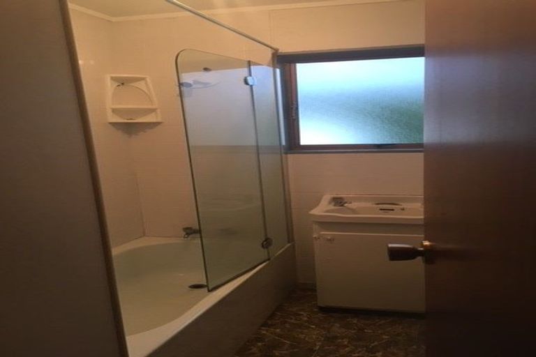 Photo of property in 1/44 Megan Avenue, Pakuranga Heights, Auckland, 2010