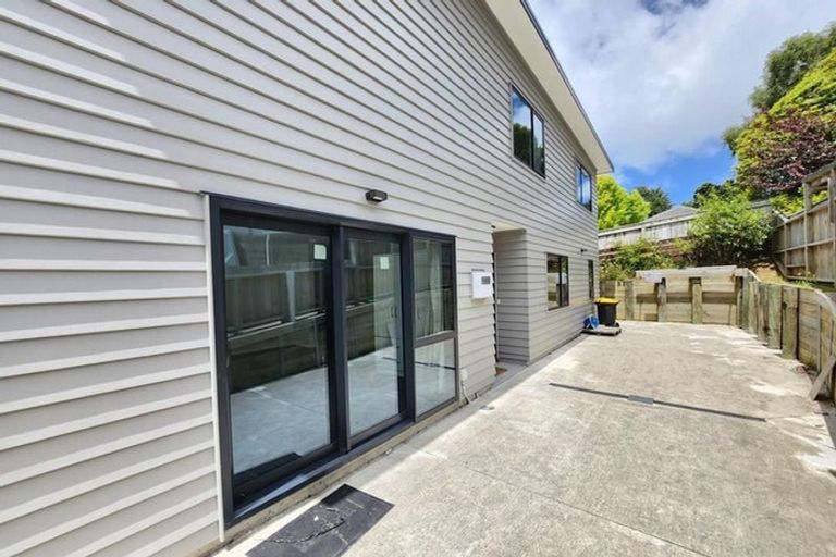 Photo of property in 1a Te Reinga View, Tawa, Wellington, 5028
