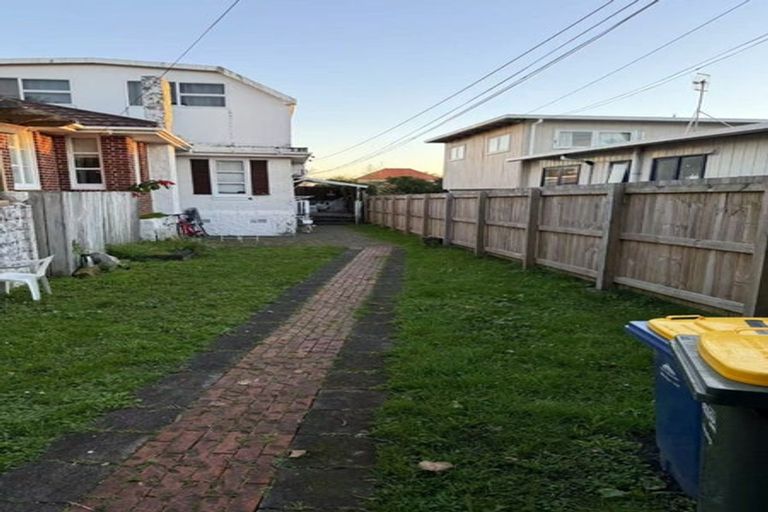 Photo of property in 2/4 Sydney Street, Hauraki, Auckland, 0622