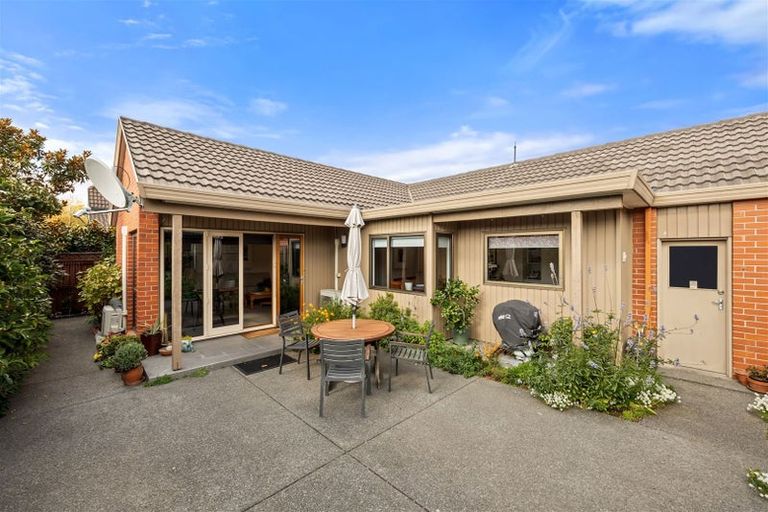 Photo of property in 114 Saint James Avenue, Papanui, Christchurch, 8053
