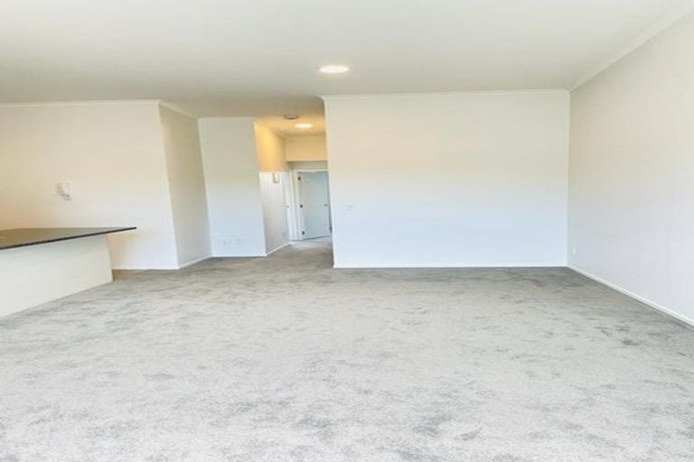 Photo of property in 18/11 Carlos Drive, Flat Bush, Auckland, 2016