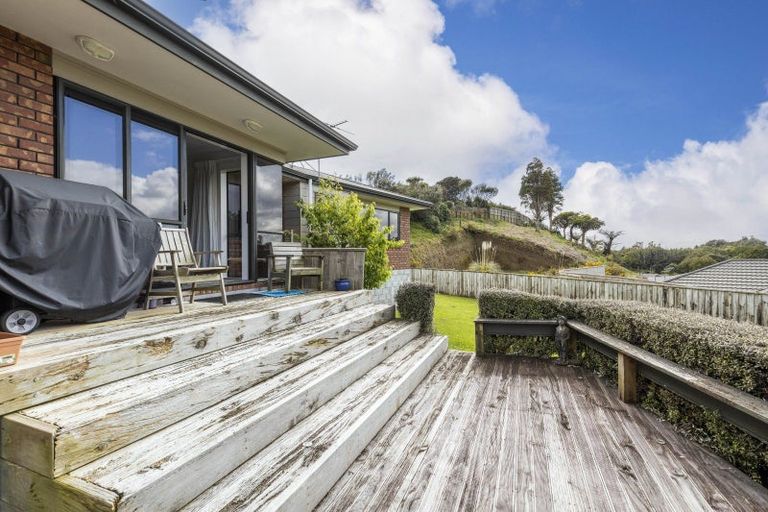 Photo of property in 5 Rotokare Crescent, Whalers Gate, New Plymouth, 4310