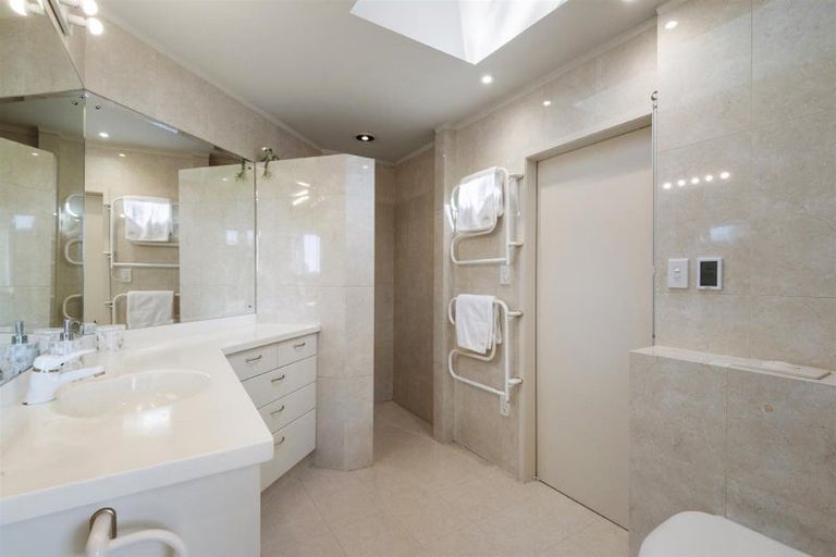 Photo of property in 19 Sylvan Park Avenue, Milford, Auckland, 0620