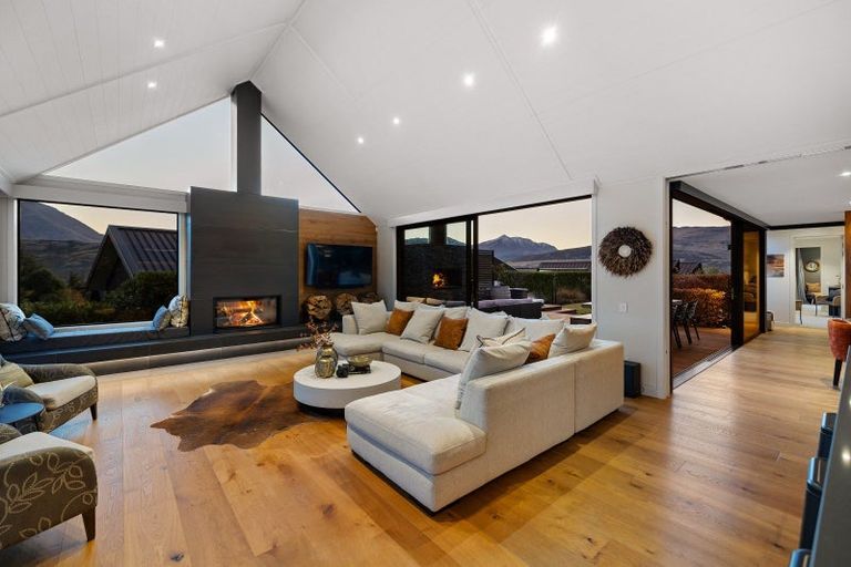 Photo of property in 8 Arran Lane, Jacks Point, Queenstown, 9371