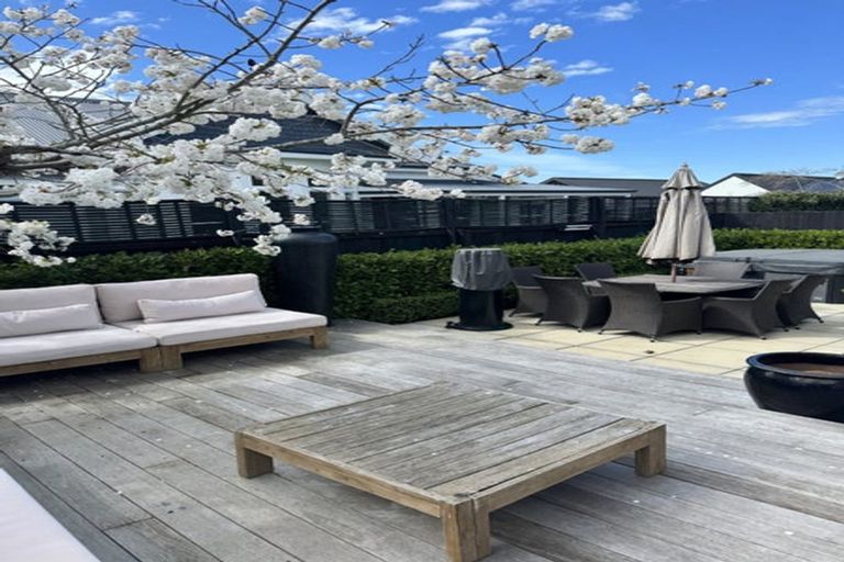 Photo of property in 2/68 Browns Road, St Albans, Christchurch, 8014