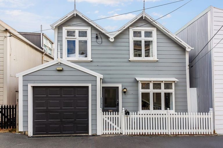 Photo of property in 4 Brougham Street, Mount Victoria, Wellington, 6011