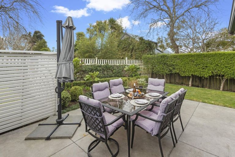 Photo of property in 17b Humphrey Kemp Avenue, Henderson, Auckland, 0612