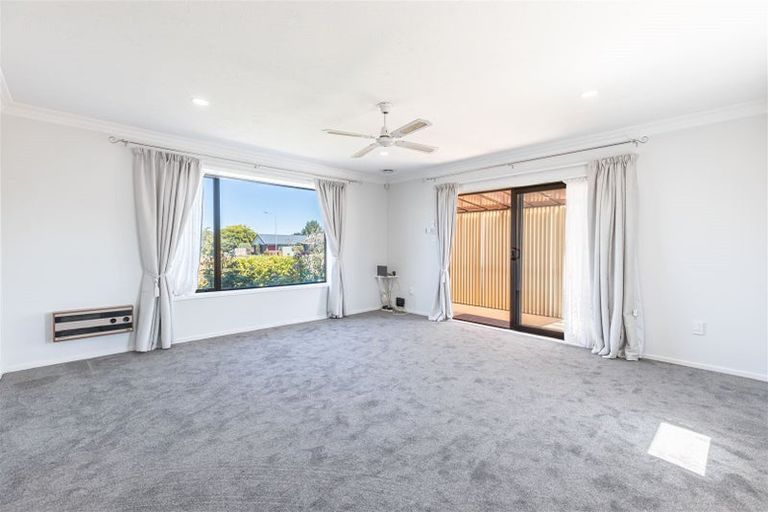 Photo of property in 2/128 Reynolds Avenue, Bishopdale, Christchurch, 8053