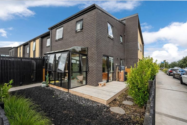 Photo of property in 68 Glidepath Road, Hobsonville, Auckland, 0616