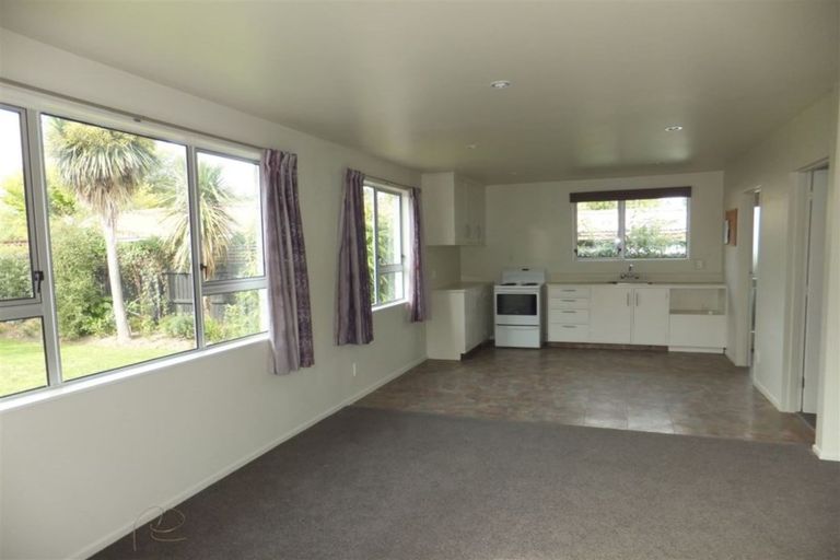 Photo of property in 64 Crofton Road, Harewood, Christchurch, 8051