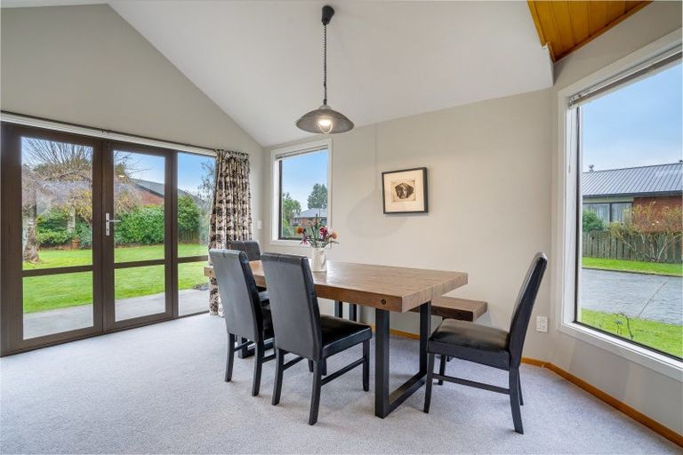 Photo of property in 37 Anne Street, Winton, 9720