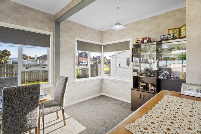 Photo of property in 17 Tasman Street, Opunake, 4616