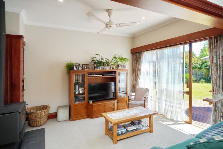 Photo of property in 337c Avonhead Road, Avonhead, Christchurch, 8042