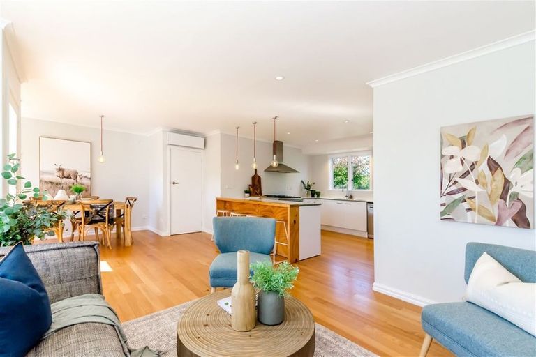 Photo of property in 1 Hadfield Place, Paraparaumu Beach, Paraparaumu, 5032