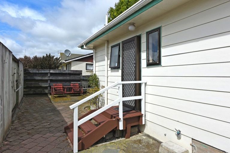 Photo of property in 52f1- Henry Street, Ebdentown, Upper Hutt, 5018