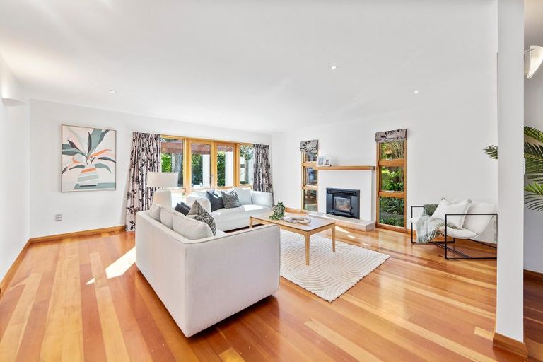 Photo of property in 33 Bryndwr Road, Fendalton, Christchurch, 8052