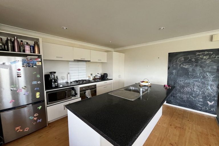 Photo of property in 3 Gennaker Lane, Whitby, Porirua, 5024