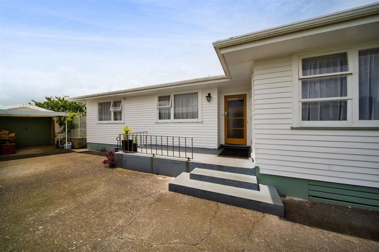 Photo of property in 20 Reid Avenue, Hawera, 4610
