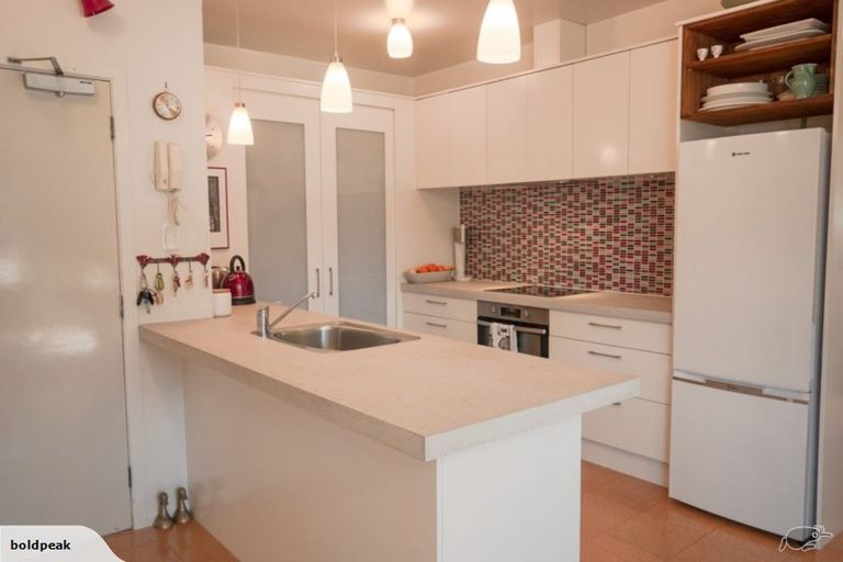 Photo of property in 12/24u Elizabeth Street, Mount Victoria, Wellington, 6011