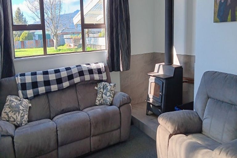 Photo of property in 9 Menzies Street, Westport, 7825