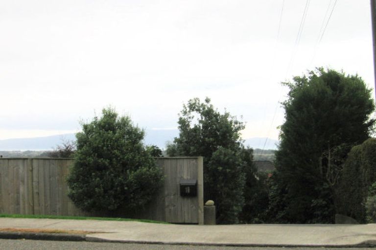 Photo of property in 10 Kotare Street, Waikanae, 5036