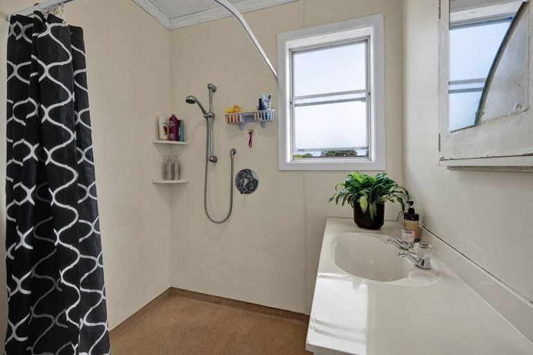 Photo of property in 1 Koromiko Street, Inglewood, 4330
