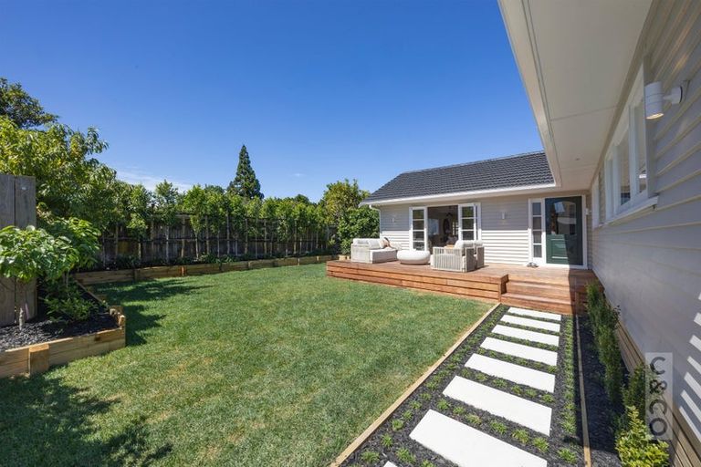 Photo of property in 2 Queen Street, Riverhead, 0820