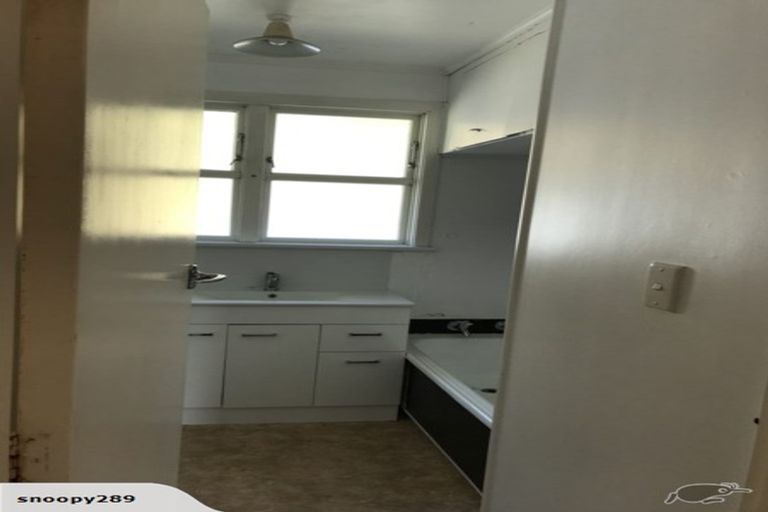 Photo of property in 36 Montreal Grove, Kingston, Wellington, 6021