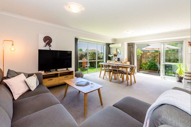 Photo of property in 11b Poneke Drive, Waikanae, 5036