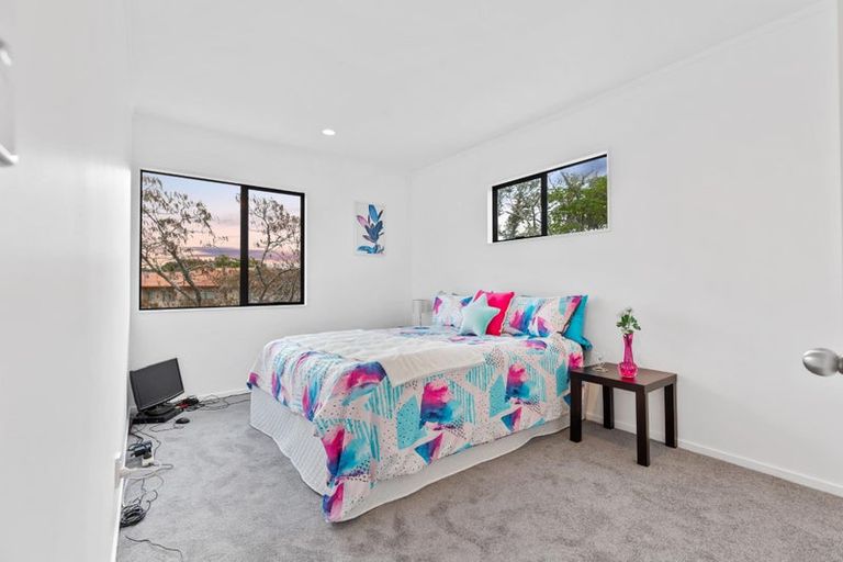 Photo of property in 32 Marinich Drive South, Ranui, Auckland, 0612