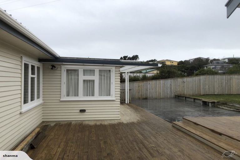 Photo of property in 54 Horokiwi Road West, Newlands, Wellington, 6037