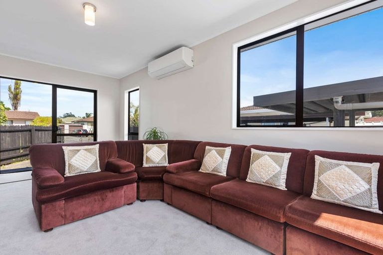 Photo of property in 2/26 Karepo Crescent, Ranui, Auckland, 0612