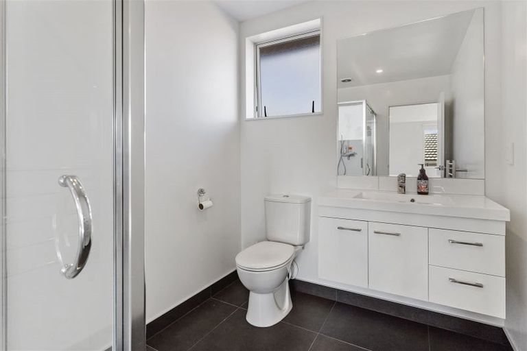 Photo of property in 28 Kotuku Street, Te Atatu Peninsula, Auckland, 0610