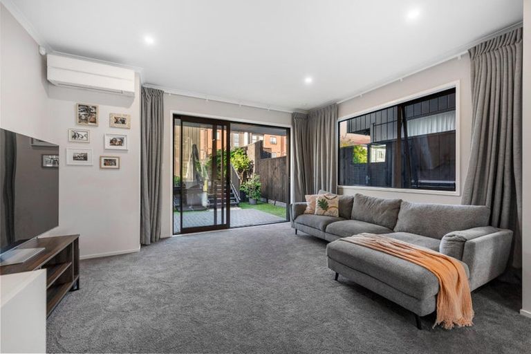 Photo of property in 4 Kapia Road, Westgate, Auckland, 0614